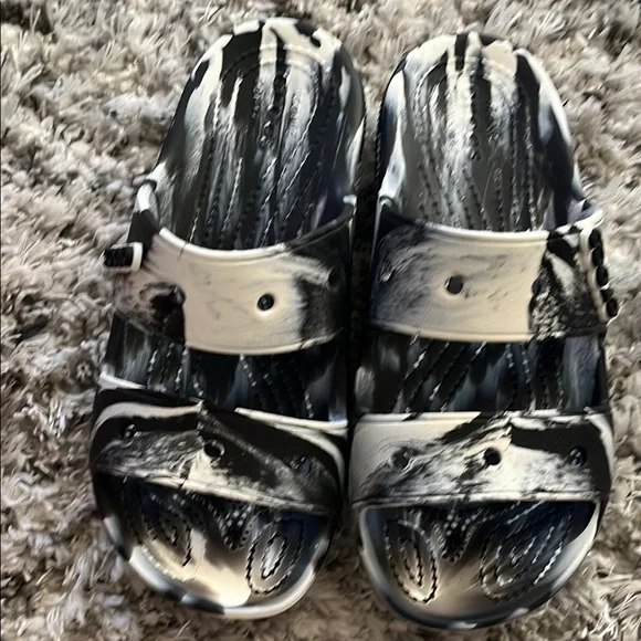 Marble Pattern Slides in Black and White - Picture 2 of 8